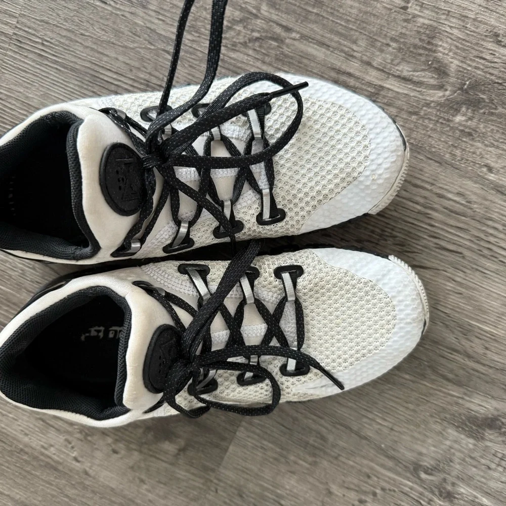 White Nike Metcon 7 - Picture 3 of 5